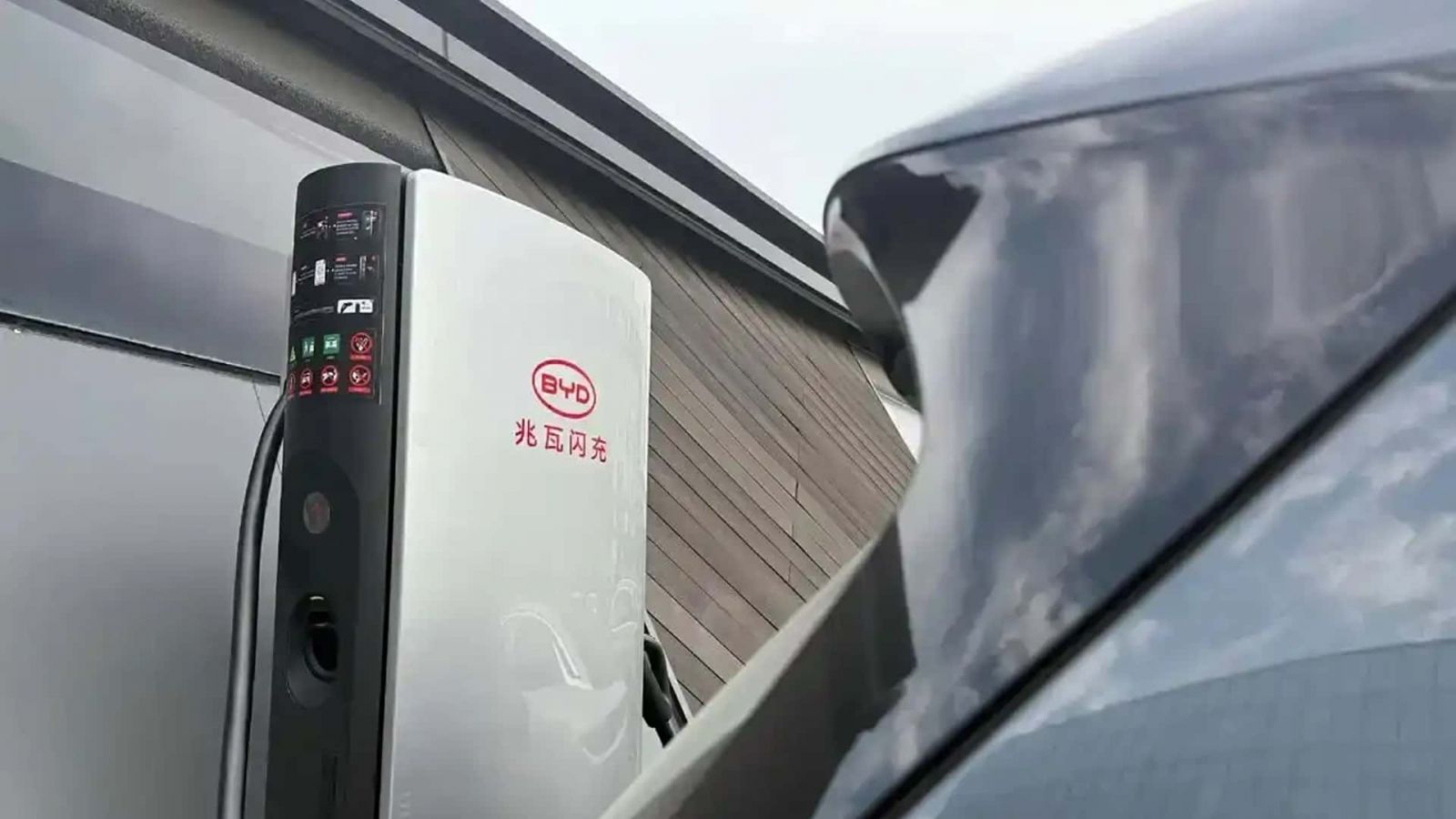 BYD promete uma carga de 5 minutos para uma autonomia de 400 km